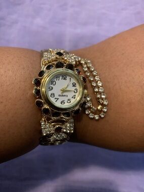 NWOT Quartz Gold-Tone cuff Watch with Garnet Accents